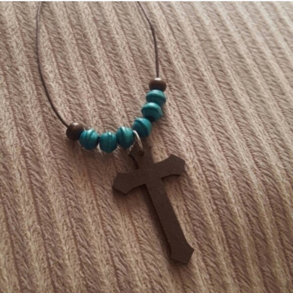 Earrings, Bracelets, Necklace, Headbands, Mood Ring, Estee Lauder Makeup Bag - Picture 15 of 16